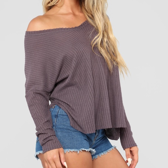 FASHIONNOVA TOP - Picture 2 of 7